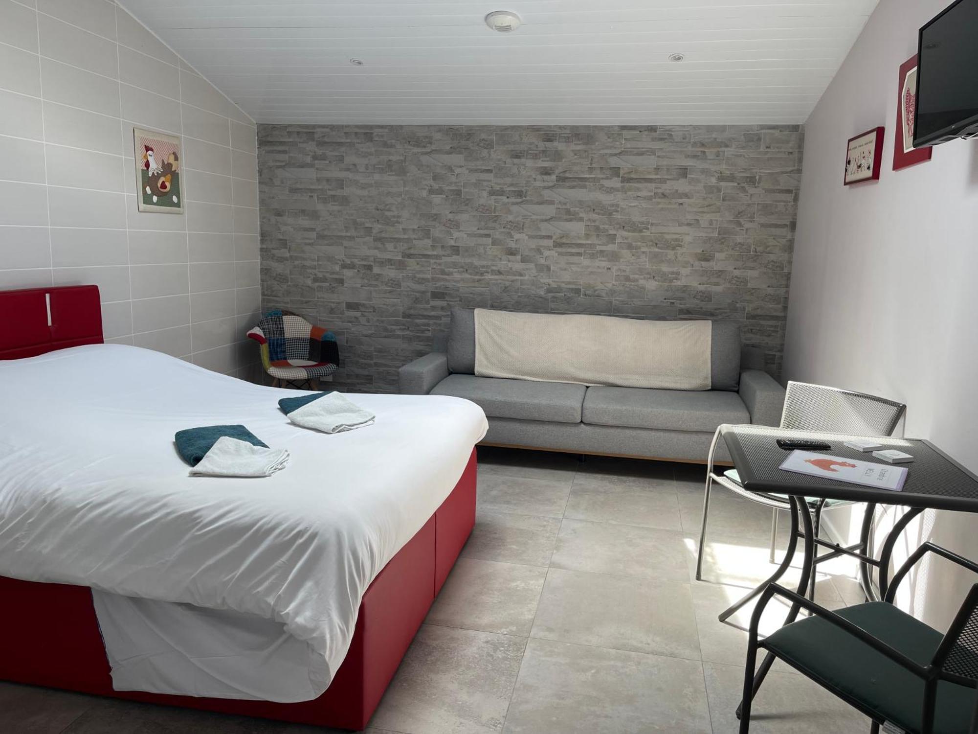Auberge Saint Fergeux Gionges ภายนอก รูปภาพ