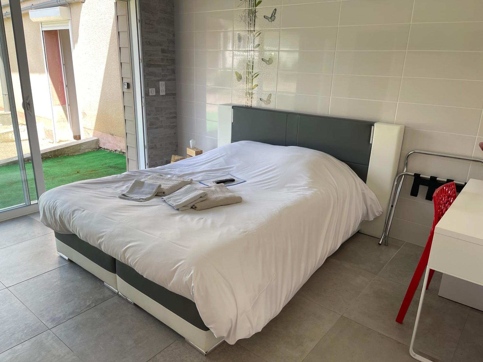 Auberge Saint Fergeux Gionges ภายนอก รูปภาพ